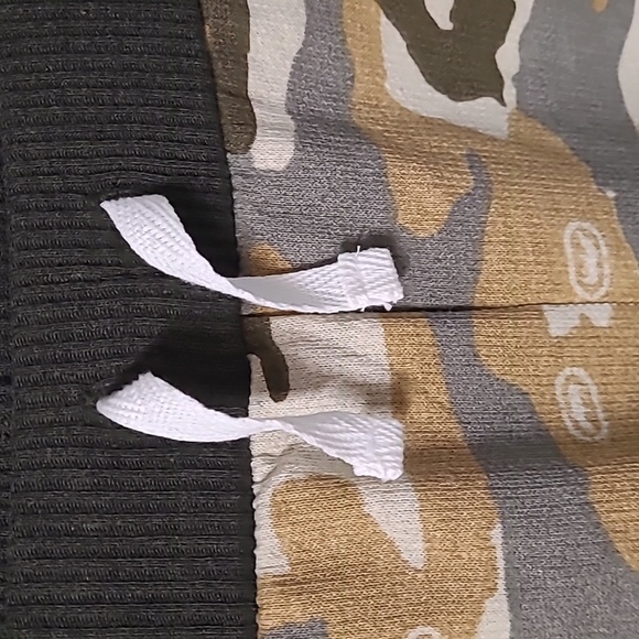 Ecko Unltd. Boys Olive Tan Brown Camouflage Stretch Tie Waist Shorts SZ L(14/16) - Picture 5 of 8